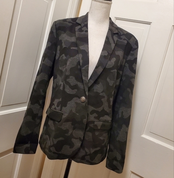 G.I.L.I. Jackets & Blazers - G.I.L.I Black & Gray Camo Print Ponte Knit Blazer Lined Size 10